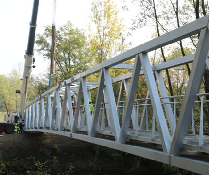 L'assemblage et le grutage sur site