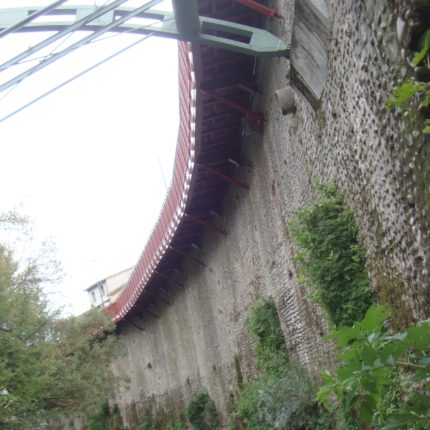 Vue du dessous de la passerelle