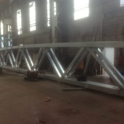 Fabrication de la passerelle en atelier