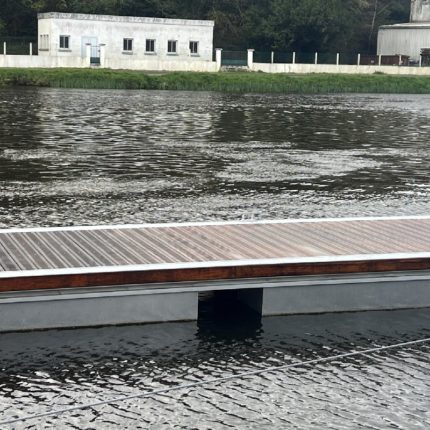 Flotteurs en aluminium remplis d'un bloc en polystyrène