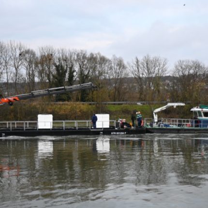 Matériel flottant + bateau pousseur