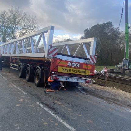 Passerelle acheminée par transport de 1ère catégorie