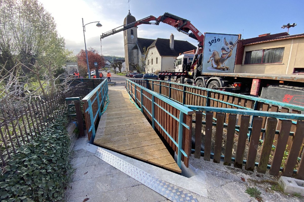 Passerelle piétonne – Commune de Pouilley (25)