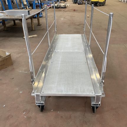 Platelage caillebotis polyester