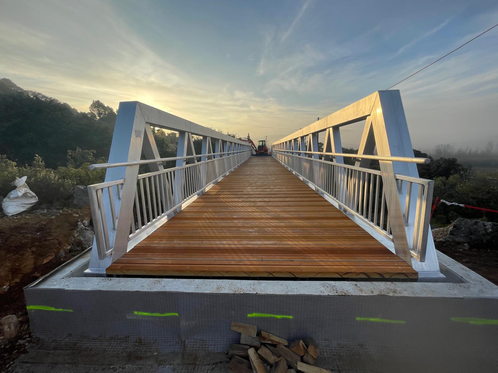 Platelage bois type Badi avec système antidérapant