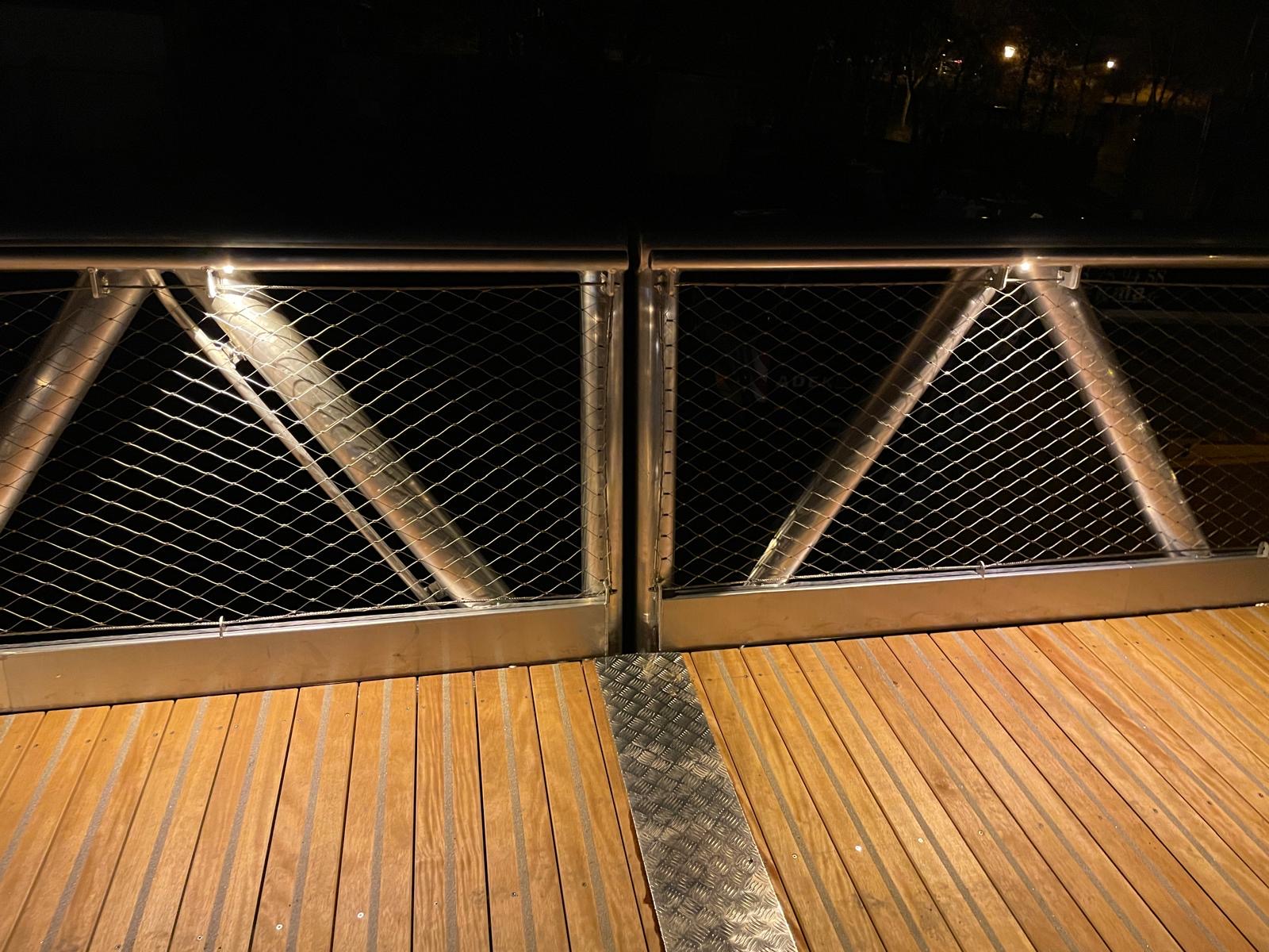 Garde-corps par remplissage filet inox