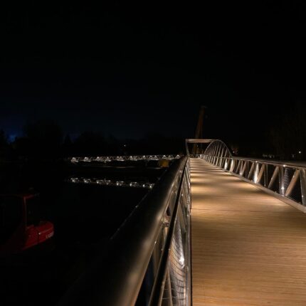 Éclairage de la passerelle