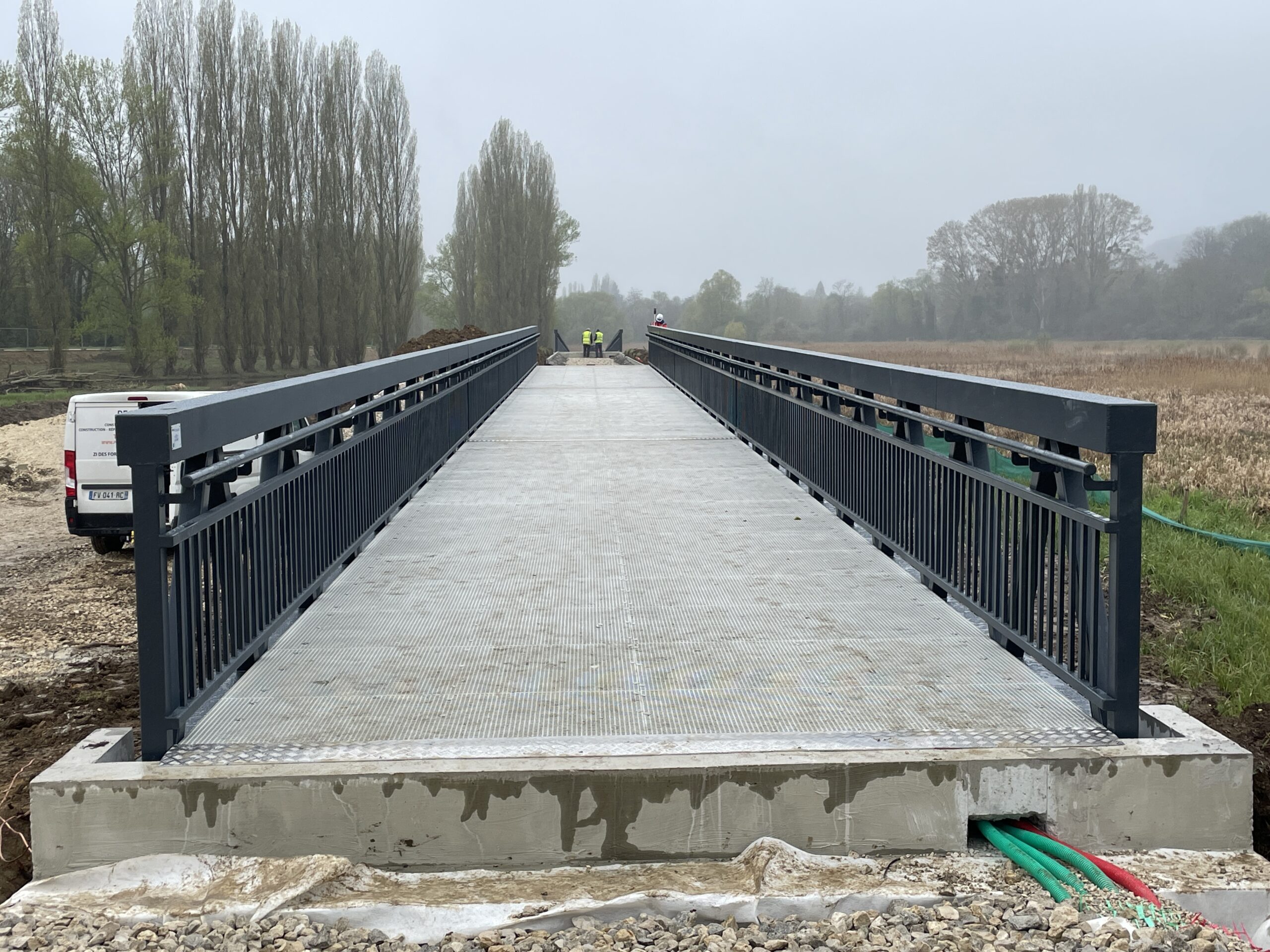 Platelage en caillebotis polyester maille 13 x 13