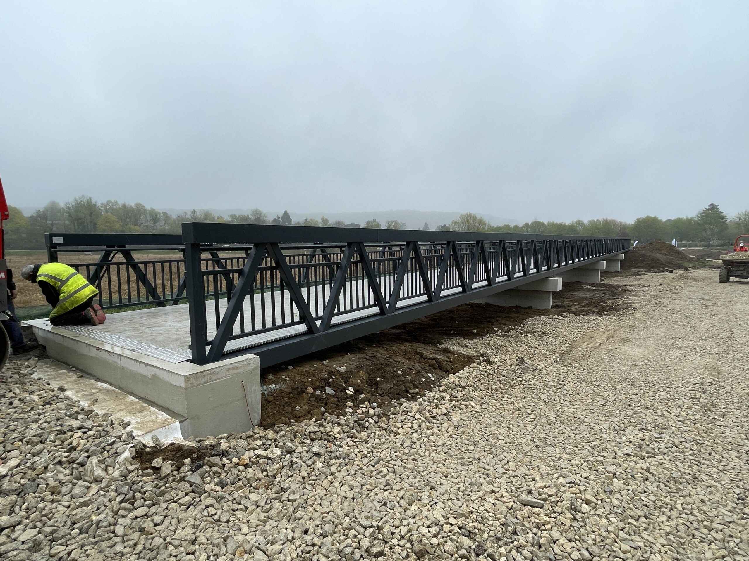 Garde-corps avec remplissage par barreaudage vertical