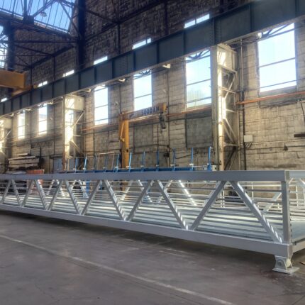 Garde-corps avec remplissage par barreaudage horizontal