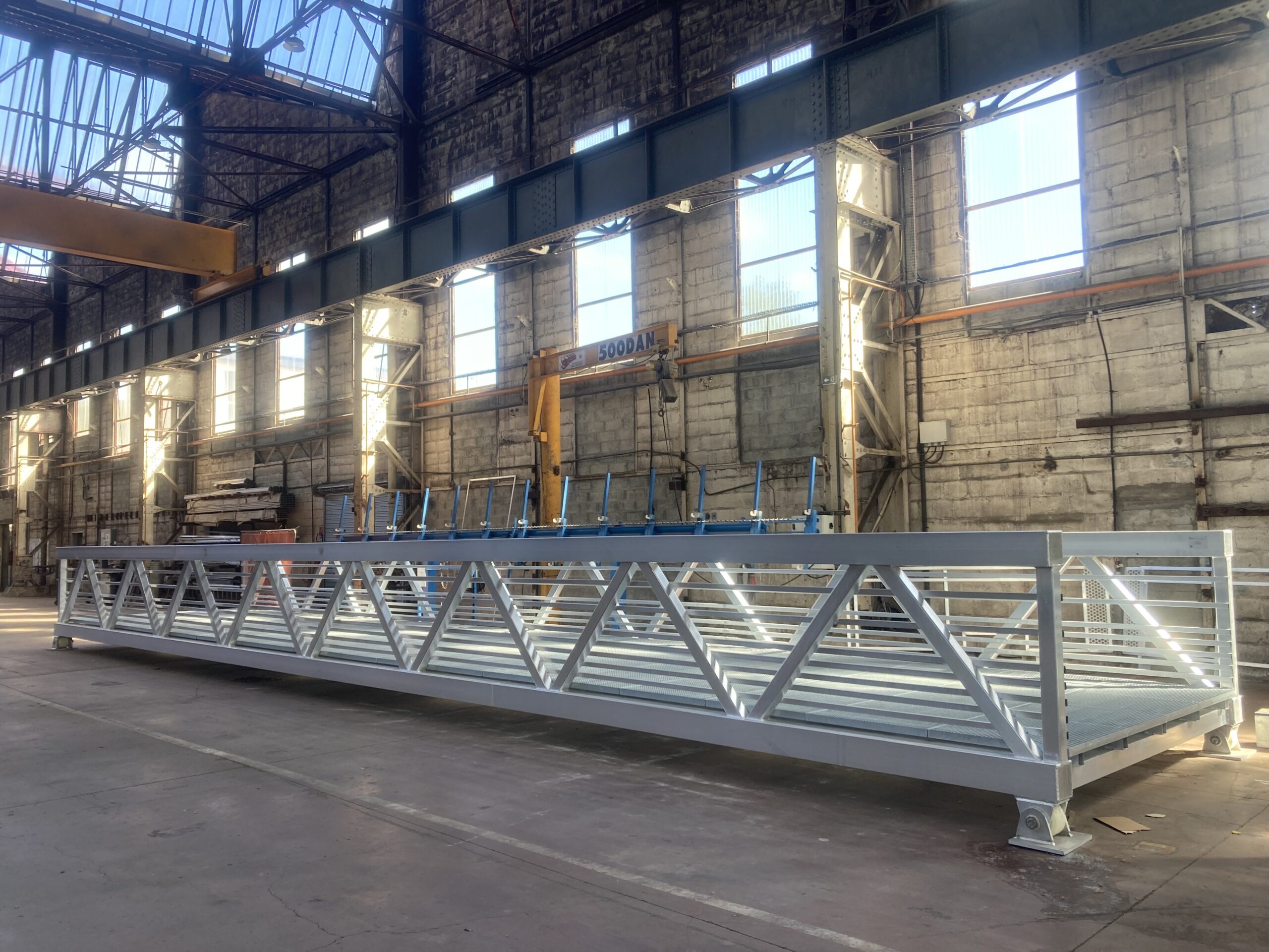 Garde-corps avec remplissage par barreaudage horizontal
